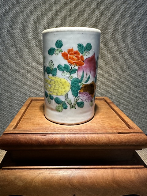 古玩陶瓷粉彩筆筒真品鑒賞圖