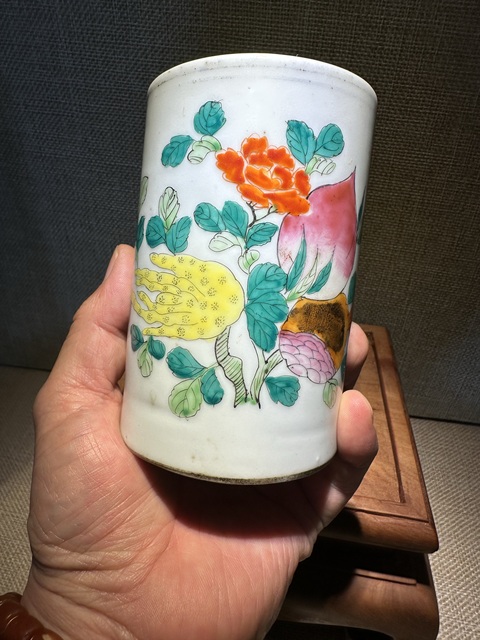 古玩陶瓷粉彩筆筒真品鑒賞圖