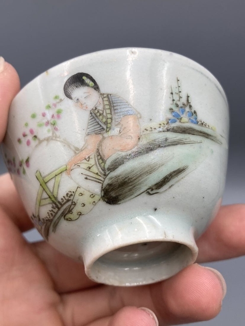 古玩陶瓷淺絳彩桃花美人茶杯真品鑒賞圖
