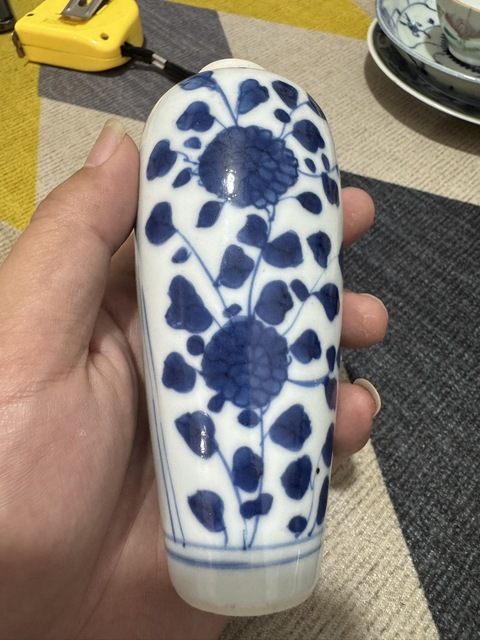 古玩陶瓷青花纏枝花卉紋蘿卜罐真品鑒賞圖