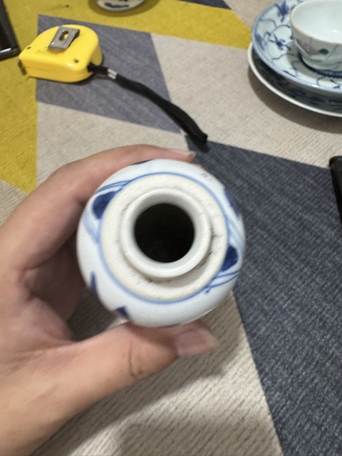 古玩陶瓷青花纏枝花卉紋蘿卜罐真品鑒賞圖