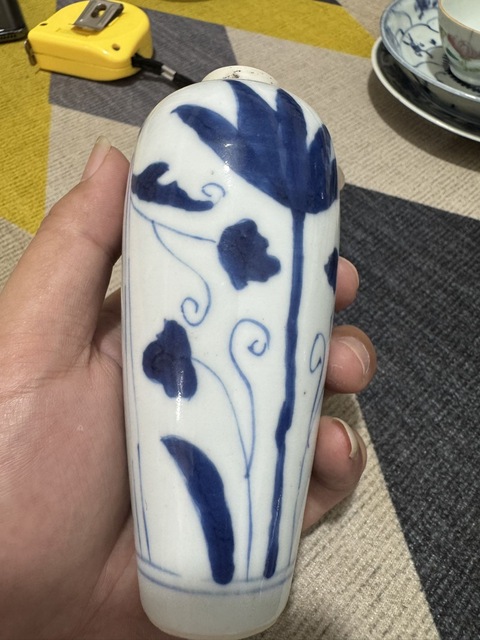 古玩陶瓷青花纏枝花卉紋蘿卜罐真品鑒賞圖