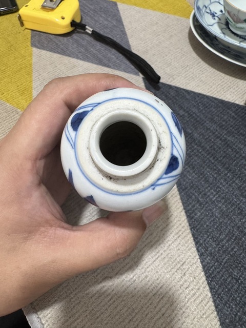 古玩陶瓷青花纏枝花卉紋蘿卜罐真品鑒賞圖