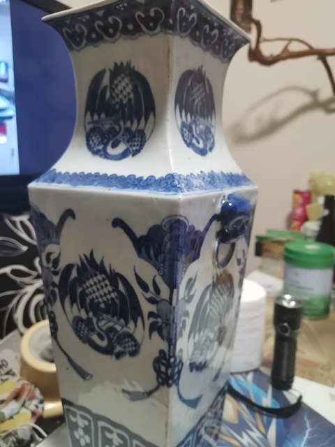古玩陶瓷青花團鶴獅耳四方瓶真品鑒賞圖