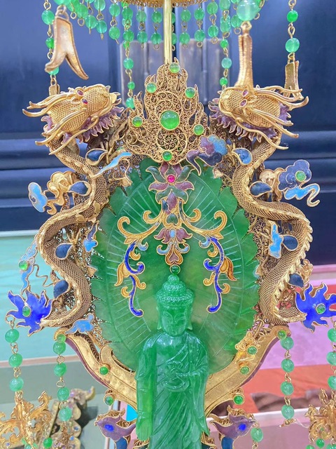 古玩玉器染色非天然翡翠“佛”鑲擺件真品鑒賞圖