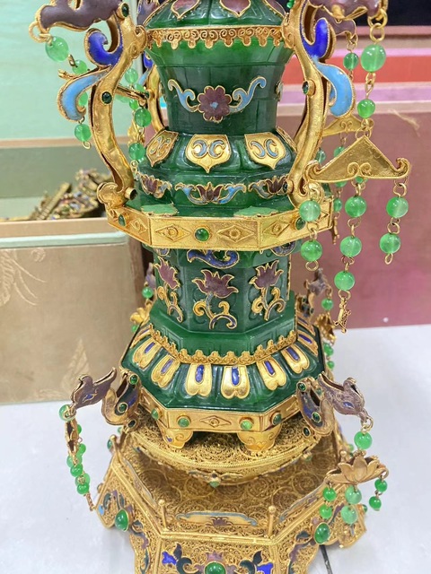 古玩玉器染色非天然翡翠“佛”鑲擺件真品鑒賞圖
