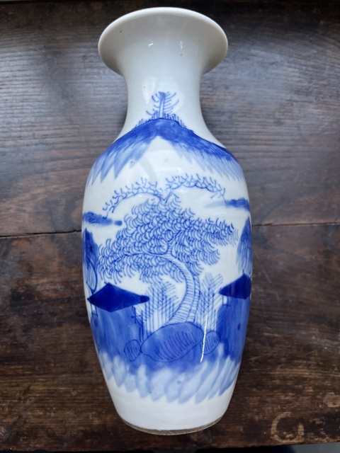 古玩陶瓷青花瓶真品鑒賞圖