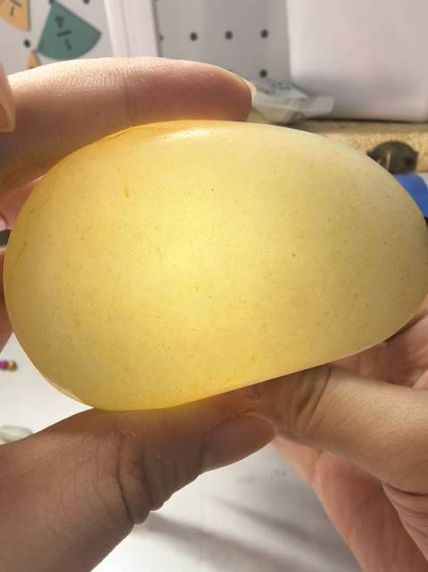 古玩玉器染色仿籽料“山水佛”把件真品鑒賞圖