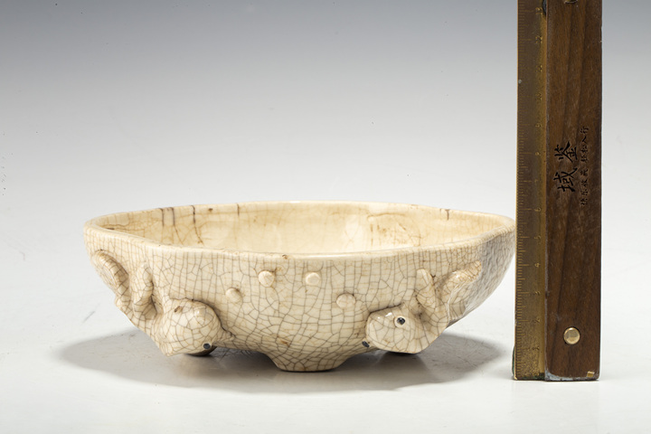 古玩陶瓷民國(guó)·哥釉堆塑雙魚(yú)紋洗真品鑒賞圖