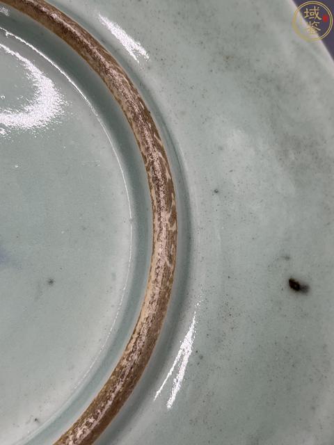 古玩陶瓷清中期豆青釉青花山水人物盤真品鑒賞圖