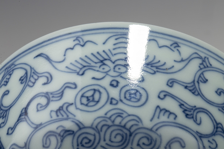 古玩陶瓷清嘉慶·青花纏枝福壽紋茶碗真品鑒賞圖