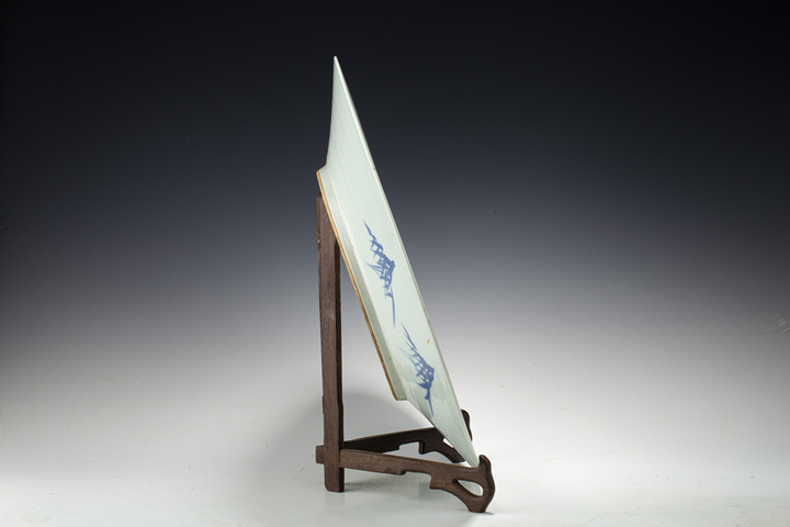 古玩陶瓷清晚·青花洞石花鳥紋大盤拍賣，當(dāng)前價(jià)格1764元