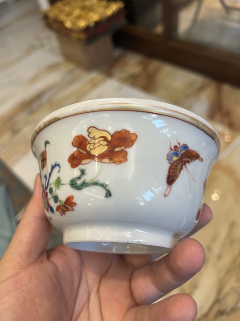 古玩陶瓷花卉紋粉彩蓋杯真品鑒賞圖