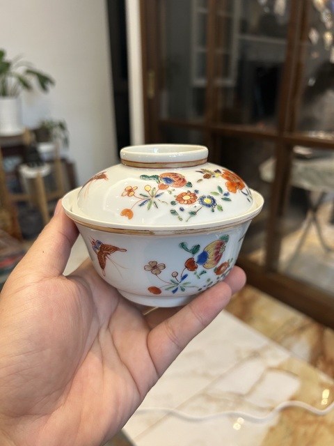 古玩陶瓷花卉紋粉彩蓋杯真品鑒賞圖