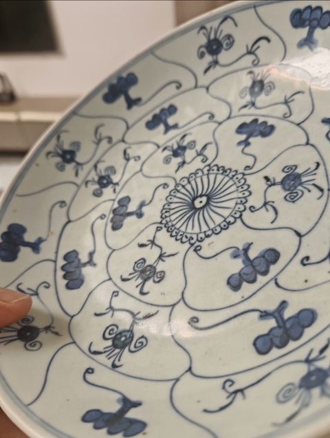 古玩陶瓷如意靈芝紋青花盤真品鑒賞圖
