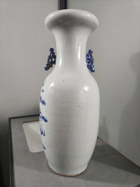 古玩陶瓷青花龍紋盤口瓶真品鑒賞圖