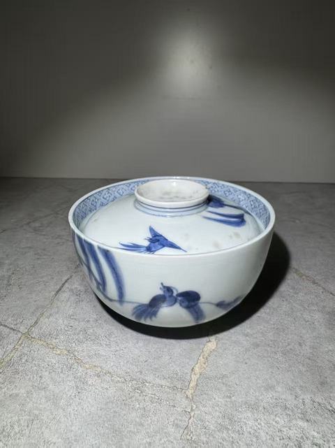 古玩陶瓷(清晚期)青花花洞石花鳥紋蓋碗拍賣,當前價格688元