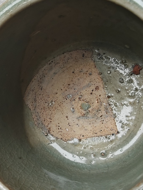 古玩陶瓷元代龍泉窯旋紋三足爐真品鑒賞圖