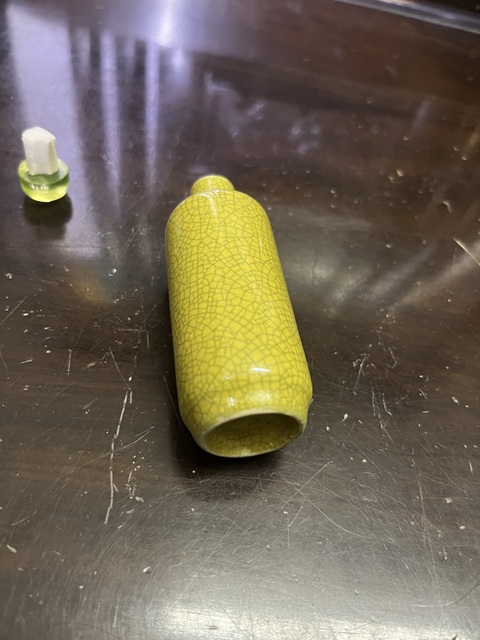 古玩陶瓷黃哥釉鼻煙壺真品鑒賞圖