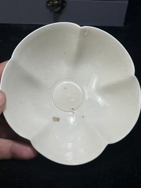 古玩陶瓷青白釉花口盞真品鑒賞圖