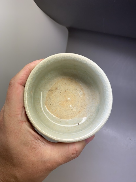 古玩陶瓷龍泉青瓷三足爐真品鑒賞圖
