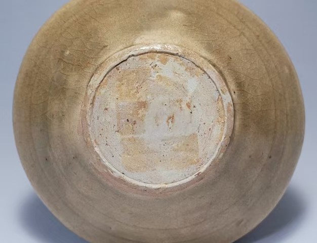 古玩陶瓷青釉印花大碗真品鑒賞圖