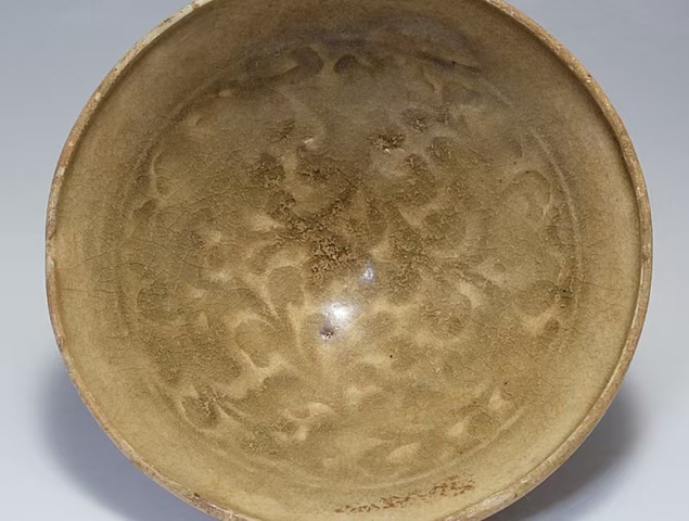 古玩陶瓷青釉印花大碗真品鑒賞圖