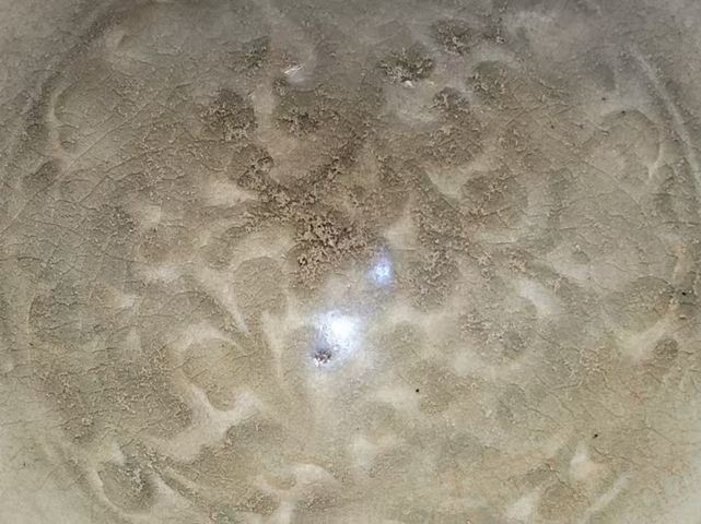 古玩陶瓷青釉印花大碗真品鑒賞圖