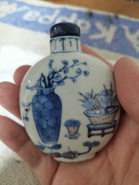 古玩陶瓷博古圖青花釉里紅鼻煙壺真品鑒賞圖