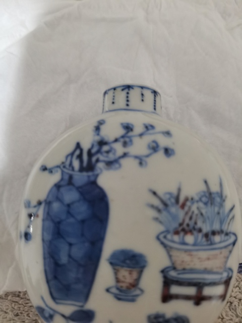 古玩陶瓷博古圖青花釉里紅鼻煙壺真品鑒賞圖