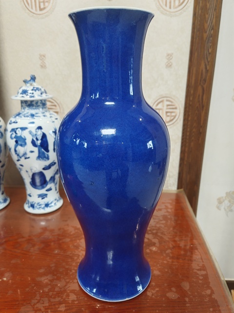 古玩陶瓷灑藍(lán)釉觀音瓶真品鑒賞圖