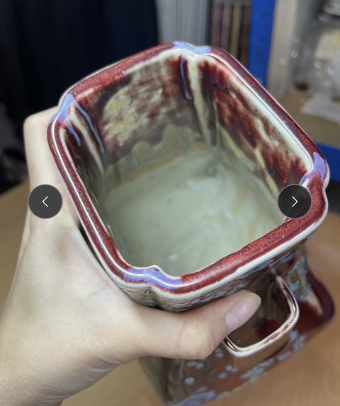 古玩陶瓷紅釉加彩三陽開泰紋貫耳瓶真品鑒賞圖
