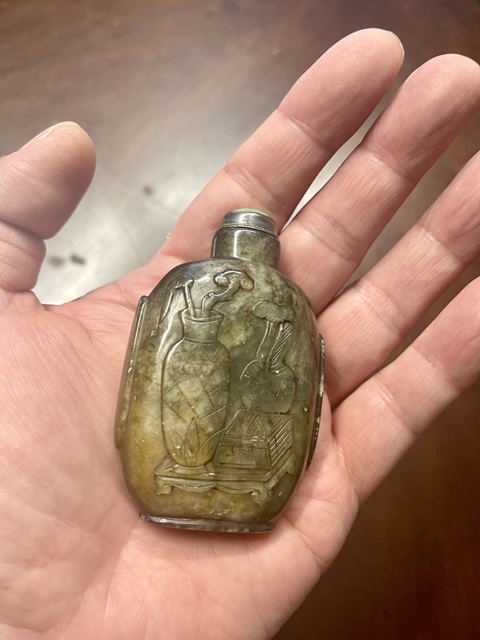 古玩玉器老料子鼻煙壺真品鑒賞圖