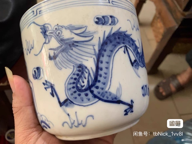 古玩陶瓷龍紋青花圈足筒式香爐真品鑒賞圖