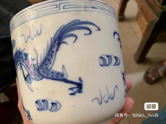 古玩陶瓷龍紋青花圈足筒式香爐真品鑒賞圖