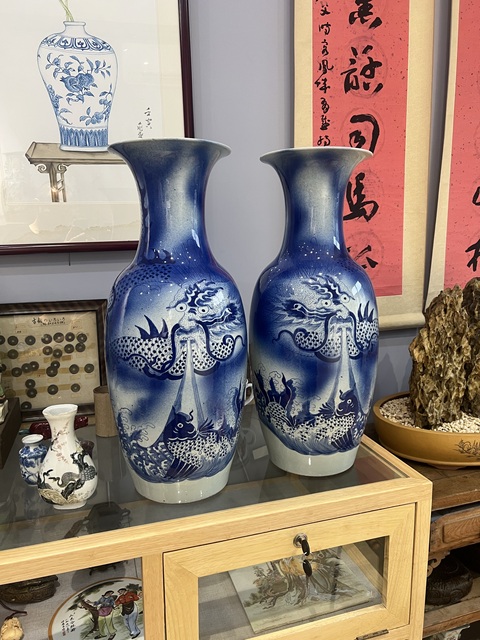 古玩陶瓷青化吹藍蒼龍教子瓶真品鑒賞圖