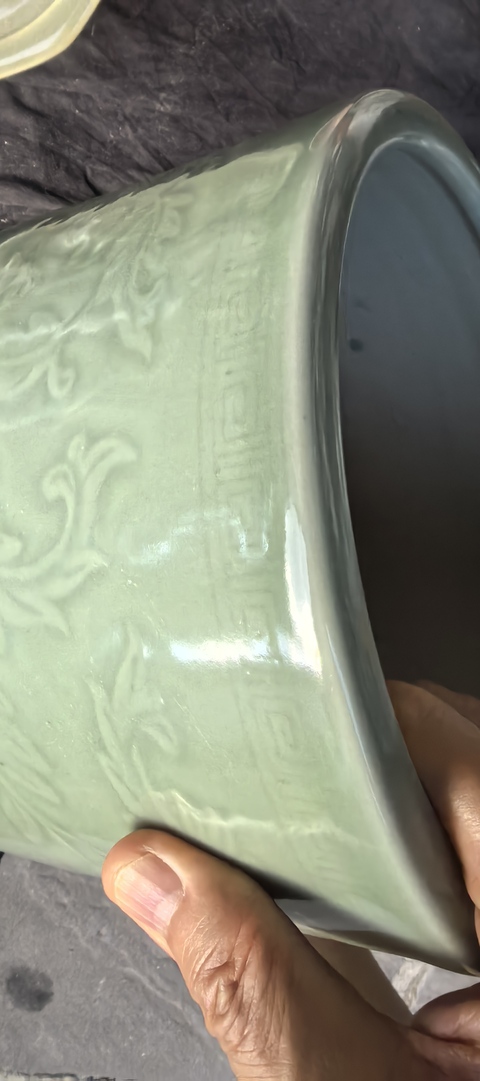 古玩陶瓷豆青釉三足筒式香爐真品鑒賞圖