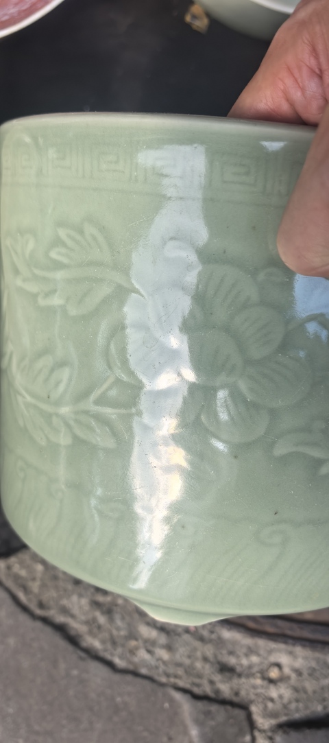 古玩陶瓷豆青釉三足筒式香爐真品鑒賞圖