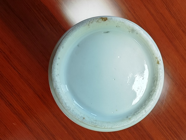 古玩陶瓷晚清白釉瓶真品鑒賞圖