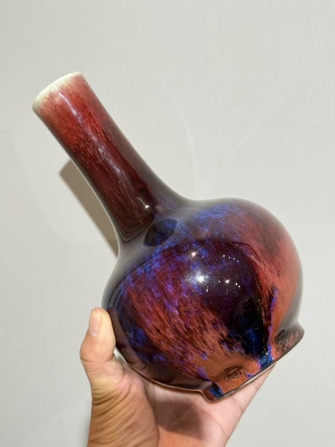 古玩陶瓷紅釉瓶真品鑒賞圖