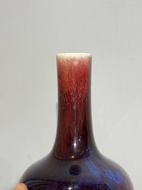 古玩陶瓷紅釉瓶真品鑒賞圖