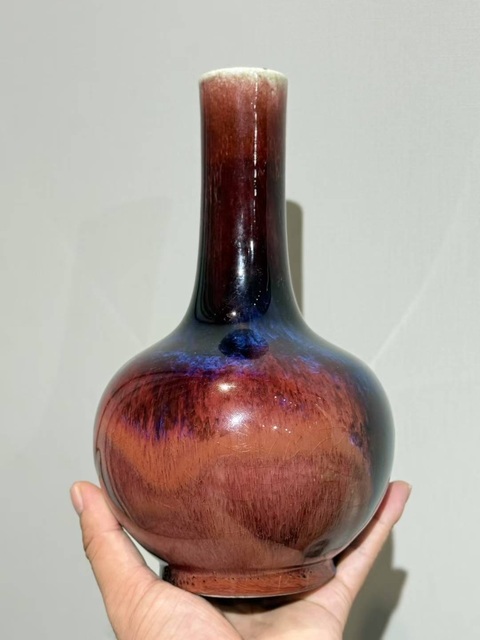 古玩陶瓷紅釉瓶真品鑒賞圖