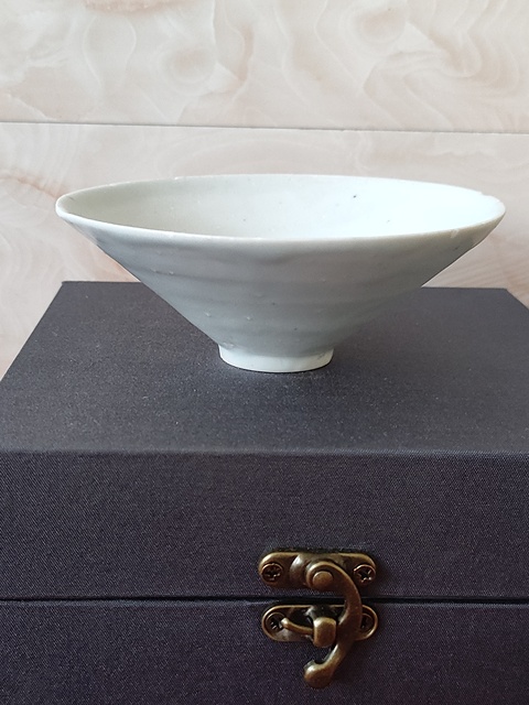 古玩陶瓷青白釉刻花斗笠盞拍賣,當前價格1800元