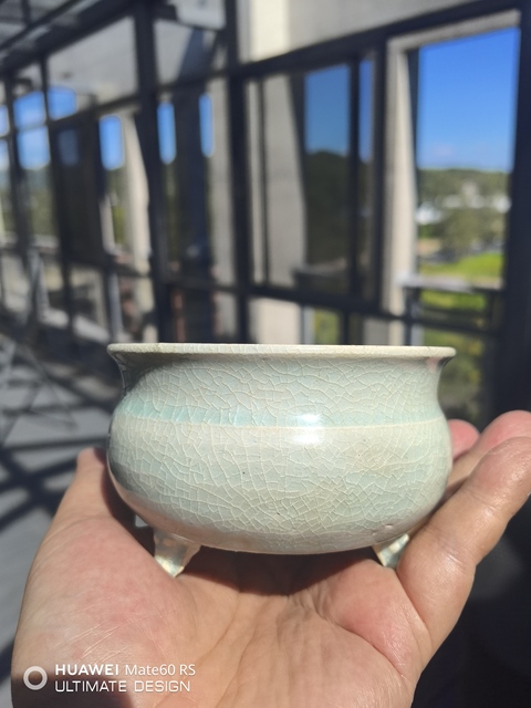 古玩陶瓷元末明初龍泉窯粉青釉獸首三足爐拍賣,當前價格9600元