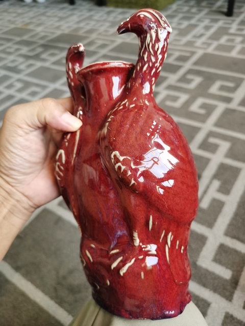 古玩陶瓷紅釉雙鳳紋瓶真品鑒賞圖