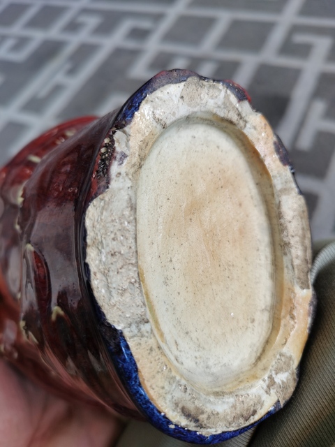 古玩陶瓷紅釉雙鳳紋瓶真品鑒賞圖