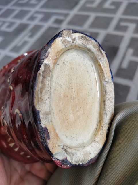 古玩陶瓷紅釉雙鳳紋瓶真品鑒賞圖