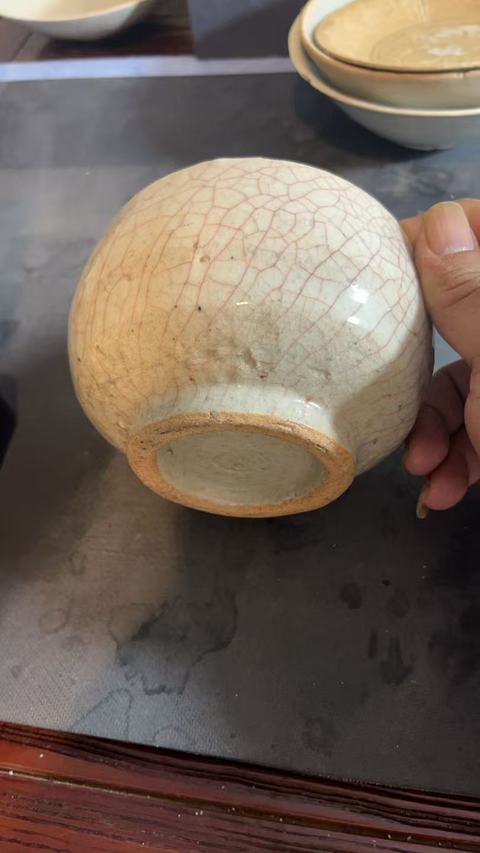 古玩陶瓷鱔血紅茶碗真品鑒賞圖