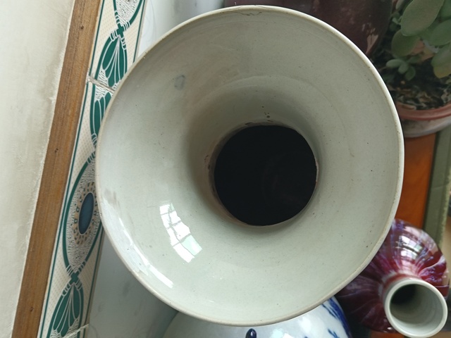 古玩陶瓷清晚期豆青釉青花鳳凰牡丹紋雙松葉耳盤口瓶拍賣,當前價格1580元