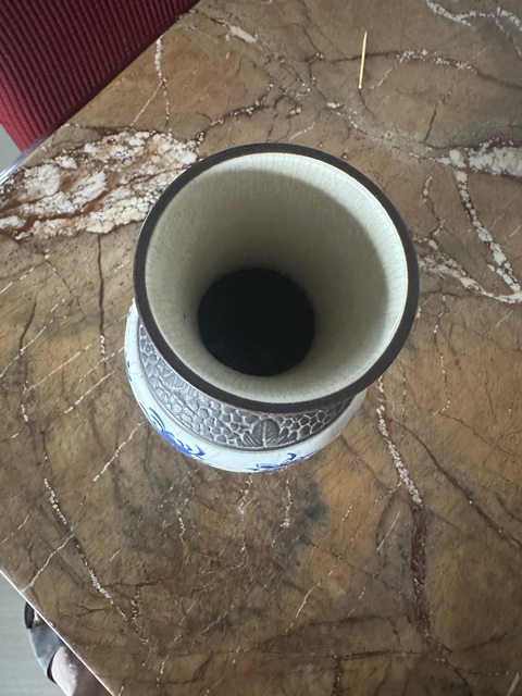 古玩陶瓷哥釉青花花鳥紋雙耳瓶真品鑒賞圖